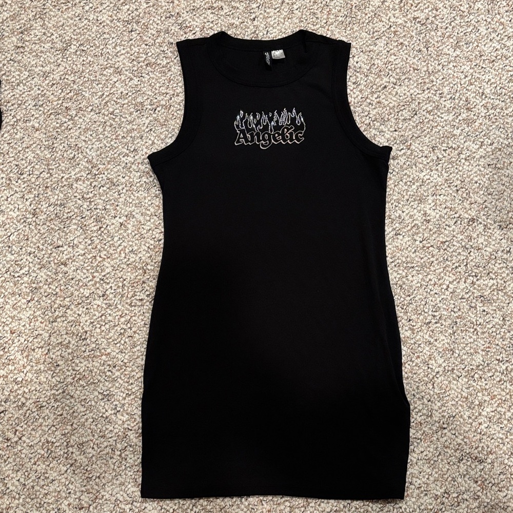 Y2K Black Sleeveless Top with Angelic Design